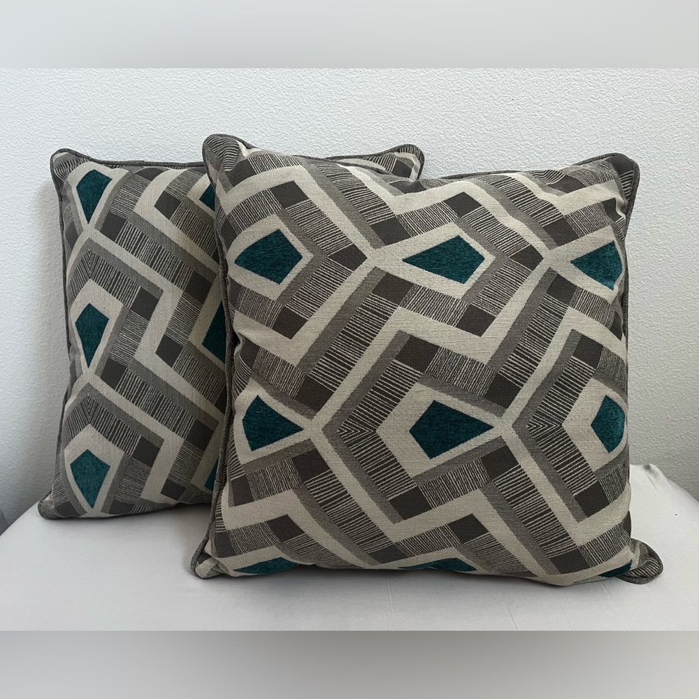 Set of 2 Couch Pillows